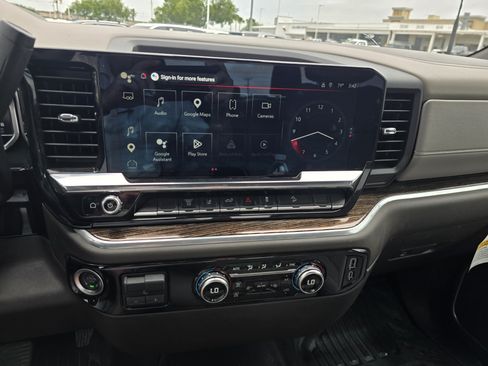 Used 2025 GMC Sierra 3500 SLE w/ SLE Convenience Package AWD/4WD image 13