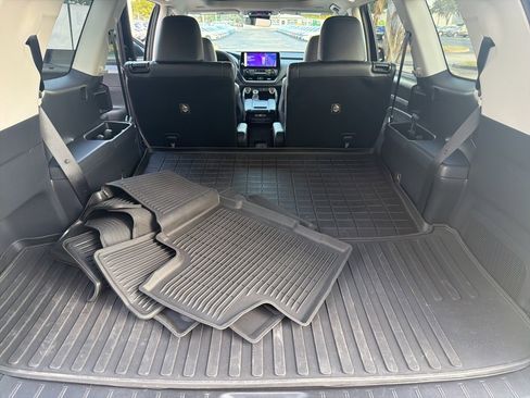 Used 2024 Toyota Grand Highlander XLE image 32