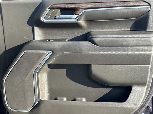Used 2022 GMC Sierra 1500 Elevation image 17