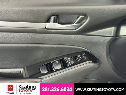 Used 2024 Nissan Altima 2.5 SR w/ SR Premium Package FWD image 12