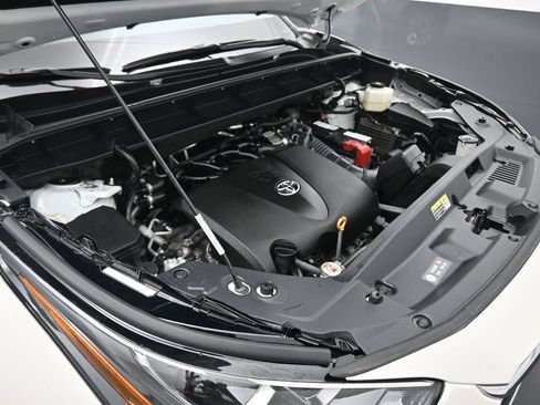 Used 2021 Toyota Highlander Limited AWD/4WD image 62