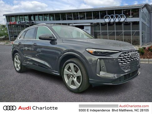 Certified 2025 Audi Q5 Prestige image 1