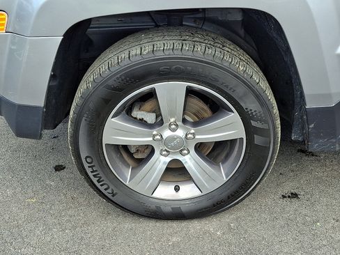 Used 2016 Jeep Patriot High Altitude AWD/4WD image 9