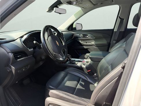 Used 2021 Chevrolet Traverse Premier FWD image 4