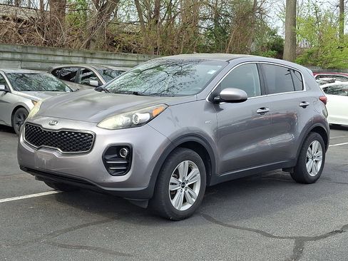 Used 2018 Kia Sportage LX image 2
