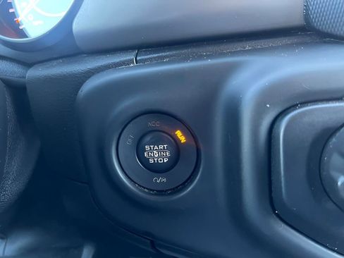 Used 2018 Jeep Wrangler Unlimited Sport S AWD/4WD image 19