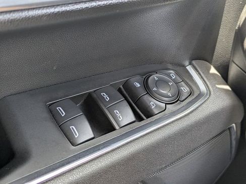 Used 2025 GMC Sierra 1500 SLT AWD/4WD image 25