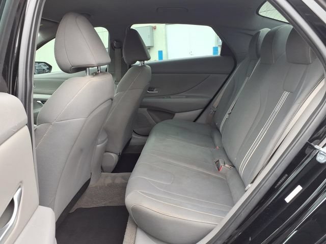 Used 2023 Hyundai Elantra SEL w/ Convenience Package FWD image 9