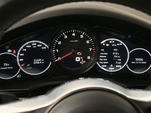 Used 2023 Porsche Cayenne Platinum Edition image 9