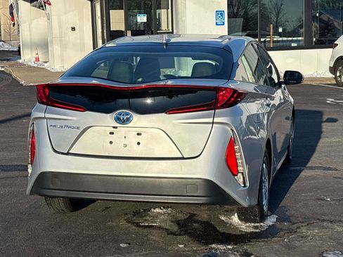 Used 2017 Toyota Prius Prime Premium w/ Carpet Mat Package FWD image 4