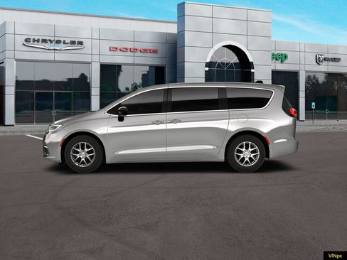 New 2026 Chrysler Pacifica Select image 3