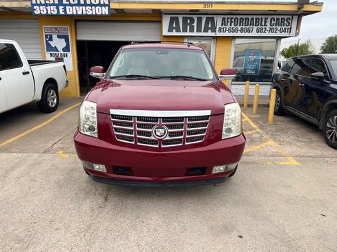 Used 2007 Cadillac Escalade AWD w/ Information Package image 2