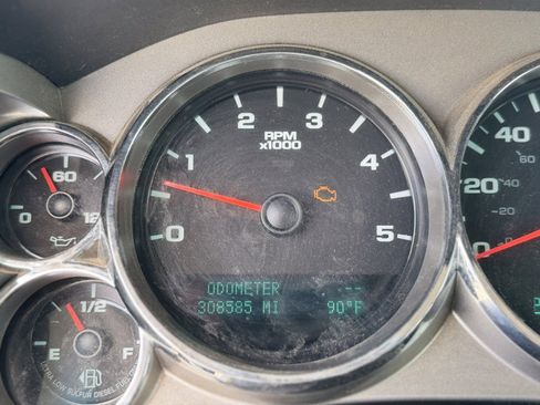 Used 2013 Chevrolet Silverado 3500 W/T RWD image 9