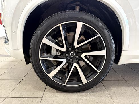 Used 2024 Volvo XC90 B6 Ultimate w/ Protection Package AWD/4WD image 8