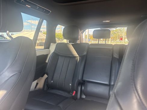 Used 2024 Land Rover Range Rover Long Wheelbase SE image 8