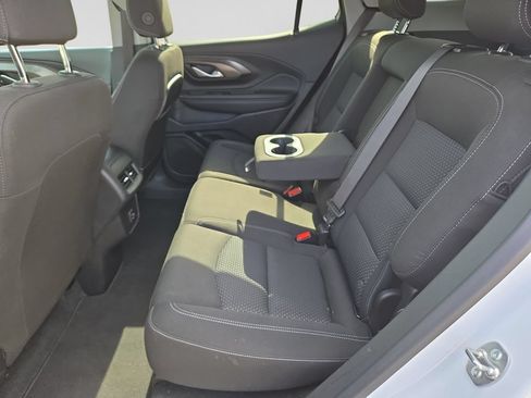 Used 2024 GMC Terrain SLE FWD image 16