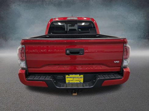 Used 2020 Toyota Tacoma TRD Sport AWD/4WD image 5