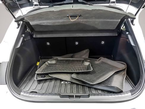 Used 2022 Toyota Corolla SE FWD image 23