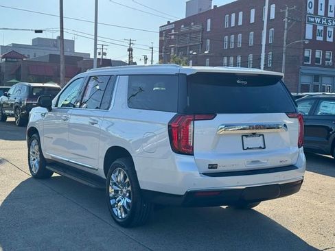 Used 2022 GMC Yukon XL SLT w/ SLT Luxury Package AWD/4WD image 3