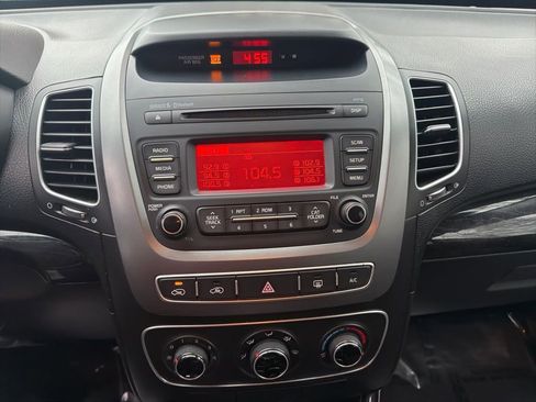 Used 2015 Kia Sorento LX image 23