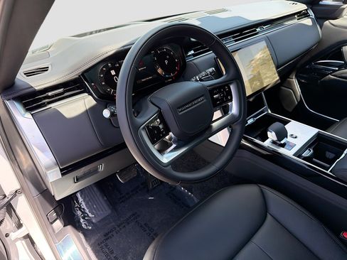 New 2026 Land Rover Range Rover Long Wheelbase SE AWD/4WD image 26