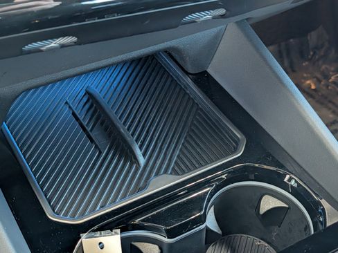 Used 2025 BMW 530i xDrive w/ M Sport Package image 23