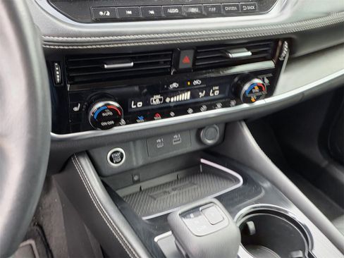 Used 2022 Nissan Rogue Platinum w/ Head-Up Display Package image 34