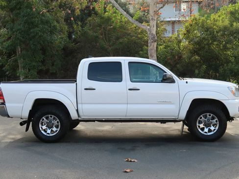 Used 2014 Toyota Tacoma PreRunner image 6