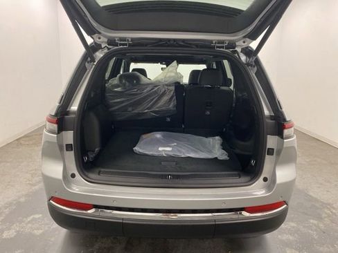 New 2025 Jeep Grand Cherokee Limited image 29