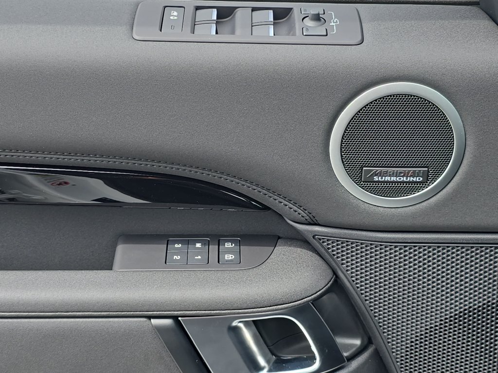 New 2026 Land Rover Discovery S AWD/4WD image 30