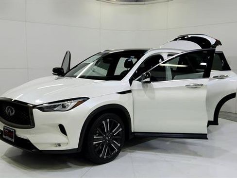Used 2021 INFINITI QX50 Luxe w/ Appearance Package FWD image 30