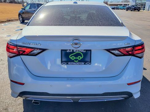 Used 2022 Nissan Sentra SR w/ SR Premium Package image 6