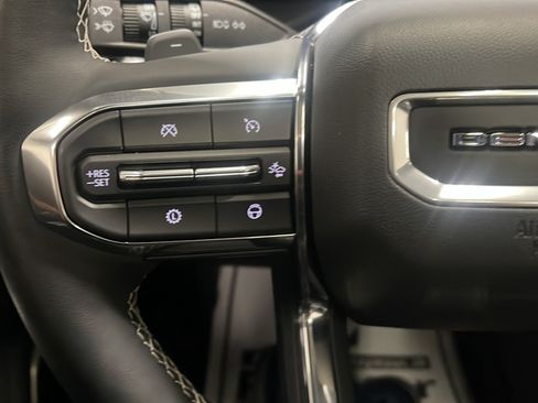 Used 2025 GMC Acadia Denali w/ Super Cruise Package FWD image 6