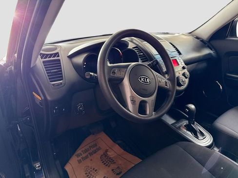 Used 2011 Kia Soul + w/ Audio Pkg FWD image 6