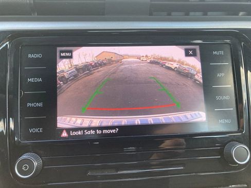 Used 2022 Volkswagen Passat 2.0T SE image 24