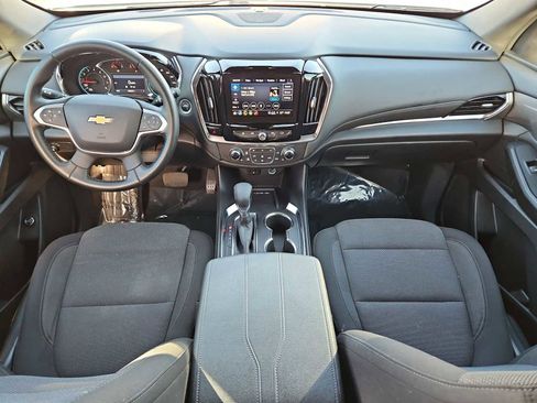 Used 2023 Chevrolet Traverse LT image 16