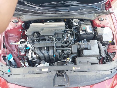 Certified 2025 Hyundai Elantra Sport FWD image 32
