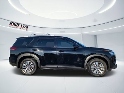 Used 2023 Nissan Pathfinder SL w/ Lighting Package (N92) image 2