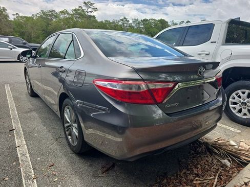 Used 2017 Toyota Camry SE FWD image 3