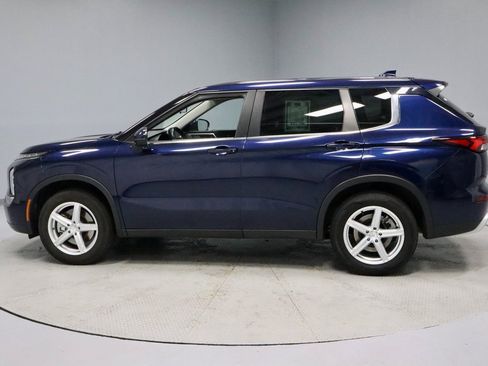 Used 2022 Mitsubishi Outlander SE image 9