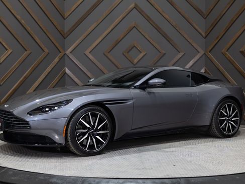 Used 2019 Aston Martin DB11 Coupe image 15