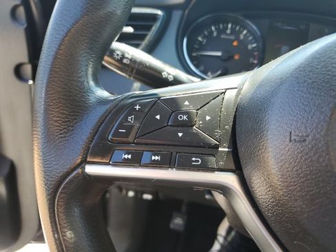 Used 2017 Nissan Rogue S AWD/4WD image 22