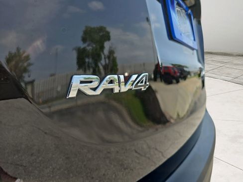 Used 2013 Toyota RAV4 Limited AWD/4WD image 21