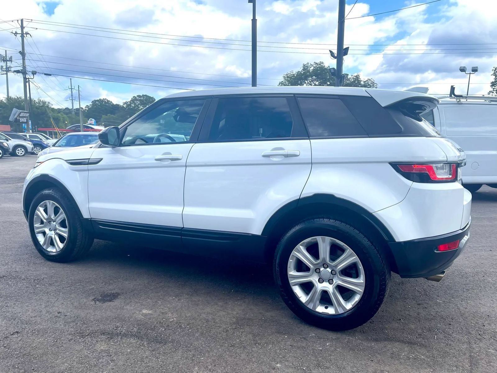 Used 2017 Land Rover Range Rover Evoque SE Premium AWD/4WD image 4