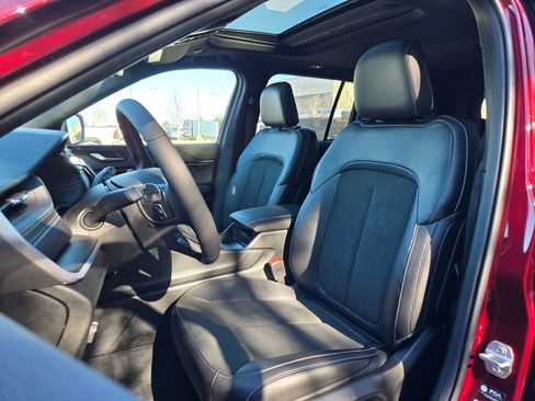 New 2025 Jeep Grand Cherokee Altitude image 23