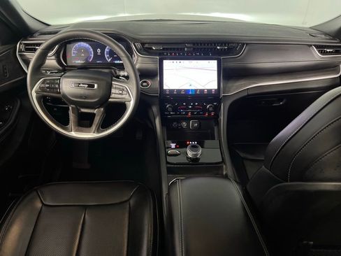 Used 2024 Jeep Grand Cherokee L Limited w/ Luxury Tech Group II image 13