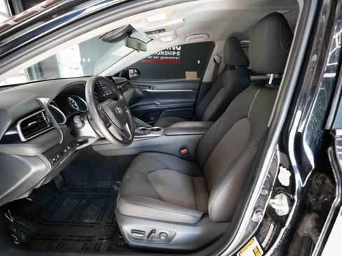 Used 2023 Toyota Camry LE FWD image 9
