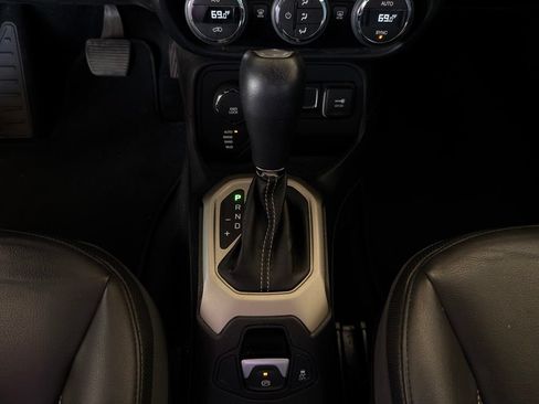 Used 2016 Jeep Renegade Limited AWD/4WD image 40