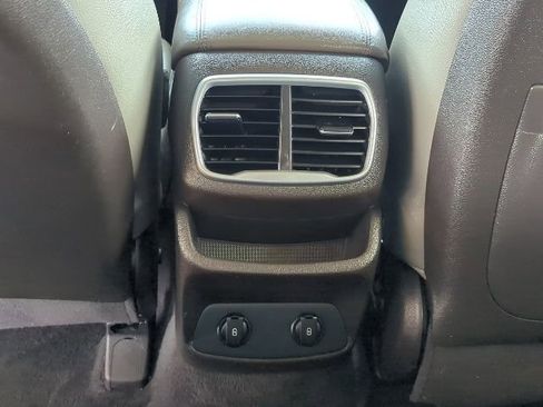 Used 2020 Hyundai Santa Fe SE image 16