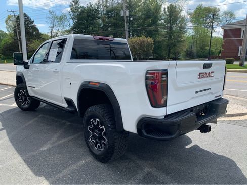 Used 2025 GMC Sierra 2500 AT4X AWD/4WD image 4